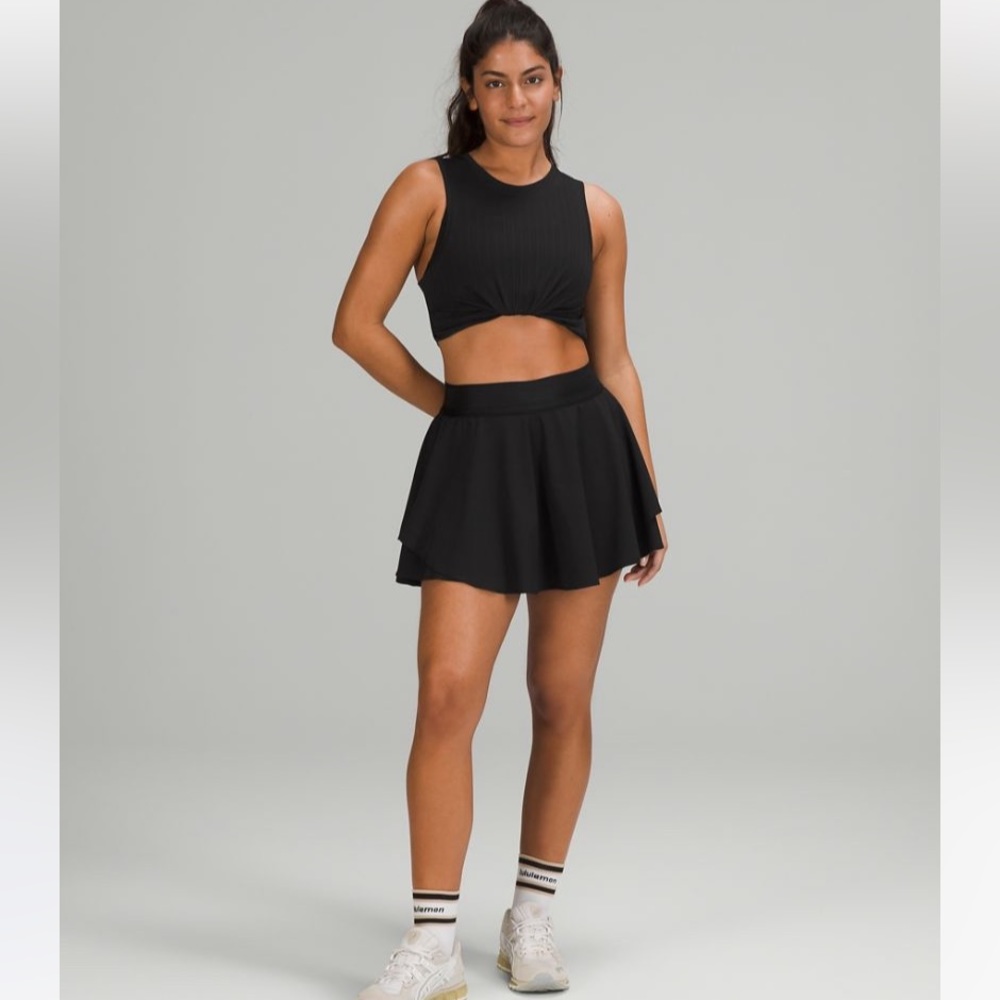 NWT LULULEMON Court Rival HR skirt, size 4 black